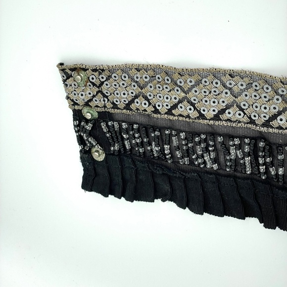 Stylized lace bracelet, black, unique, victorian or gothic style. - Picture 4 of 11